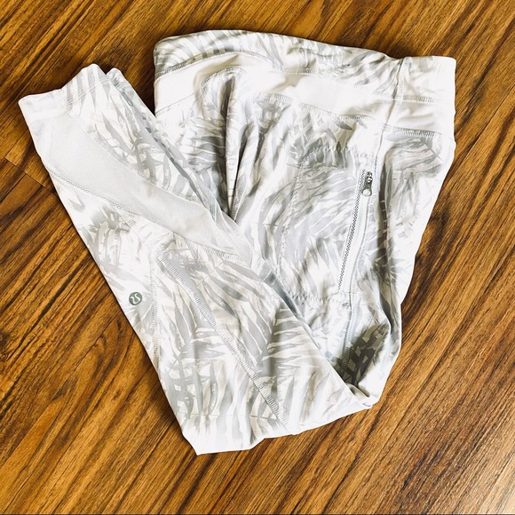 Lululemon Inspire Tight ll - Picture 2 of 6